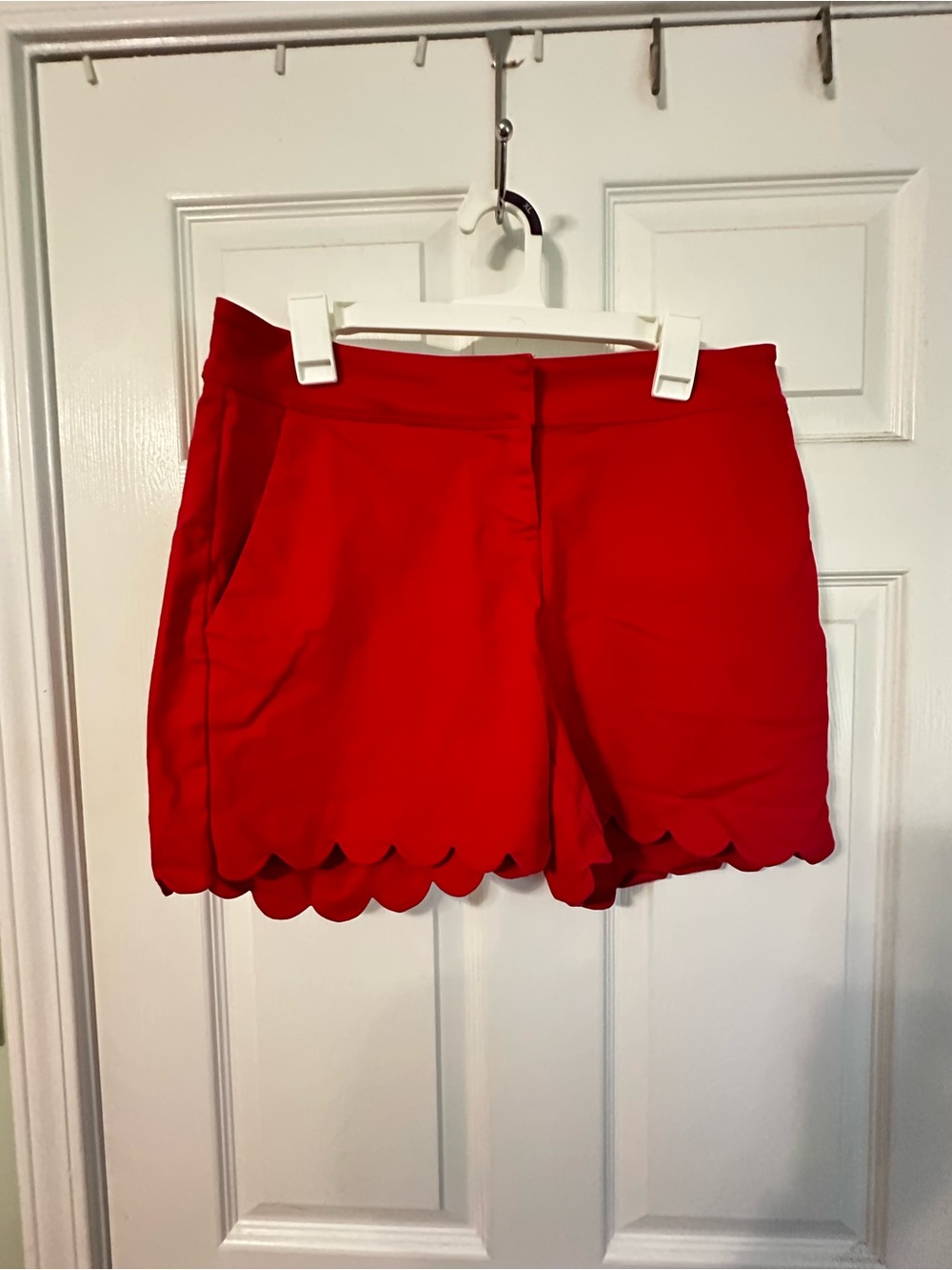 Isaac Mizrahi Red Scalloped Hem Shorts